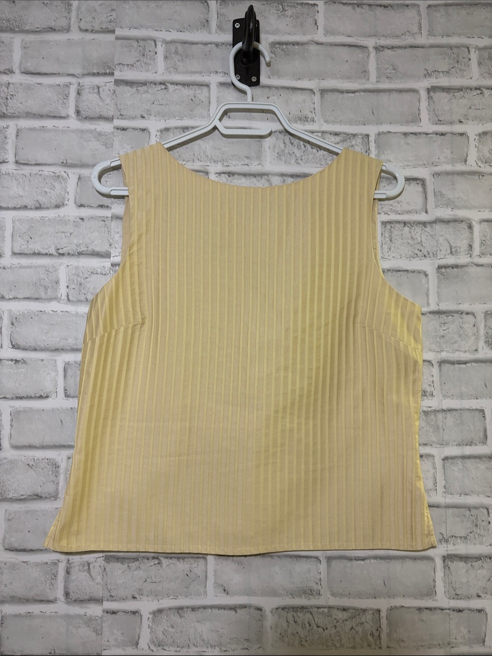 Tommy Bahama vintage Yellow Ribbed Sleeveless Tank, size 8